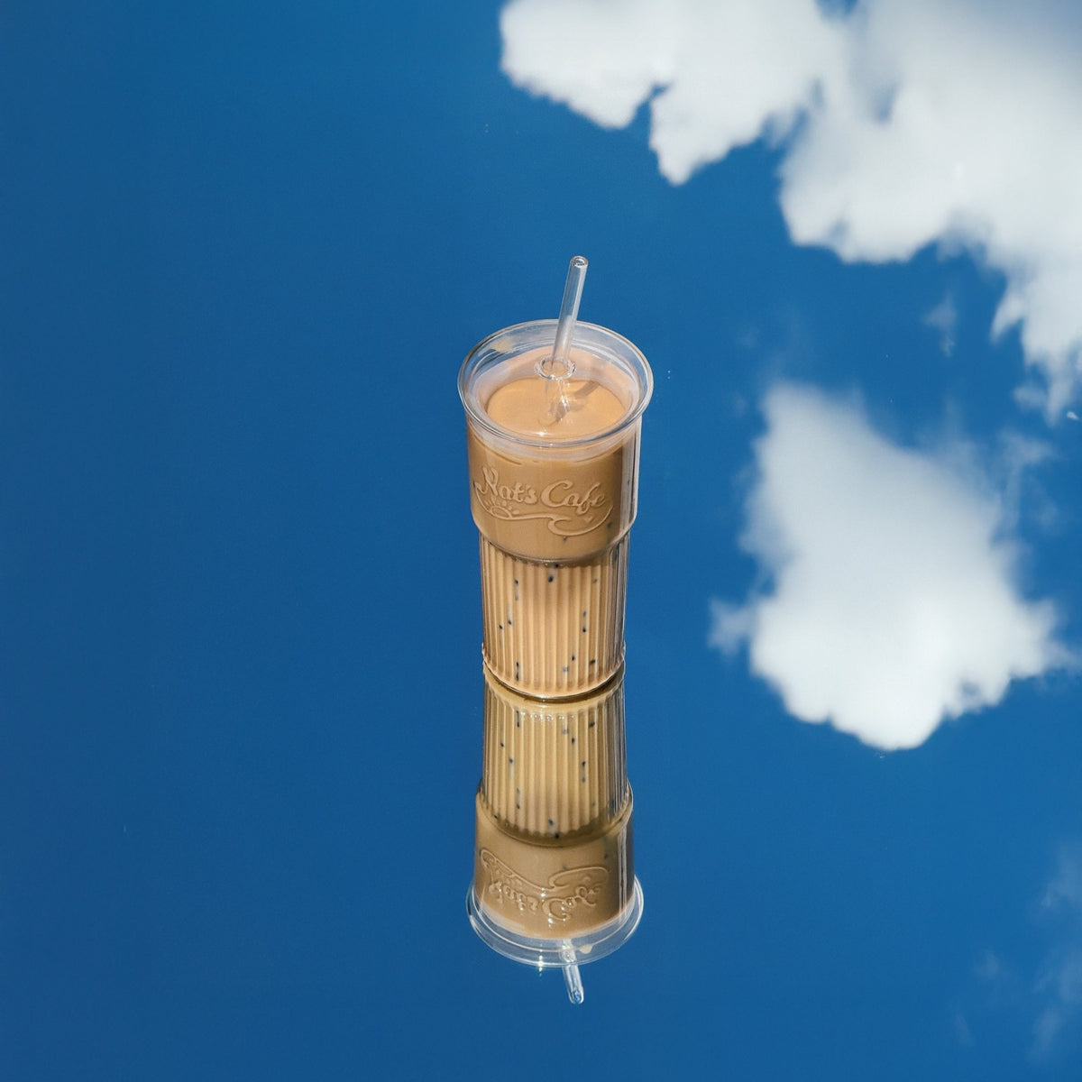 18oz fluted glass tumbler with straw and lid